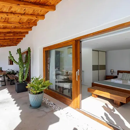 Villa Near Ibiza Town Sleeps 11 To 13 Guests Can Furnet