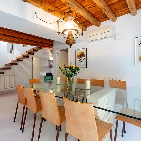Villa Near Ibiza Town Sleeps 11 To 13 Guests Can Furnet
